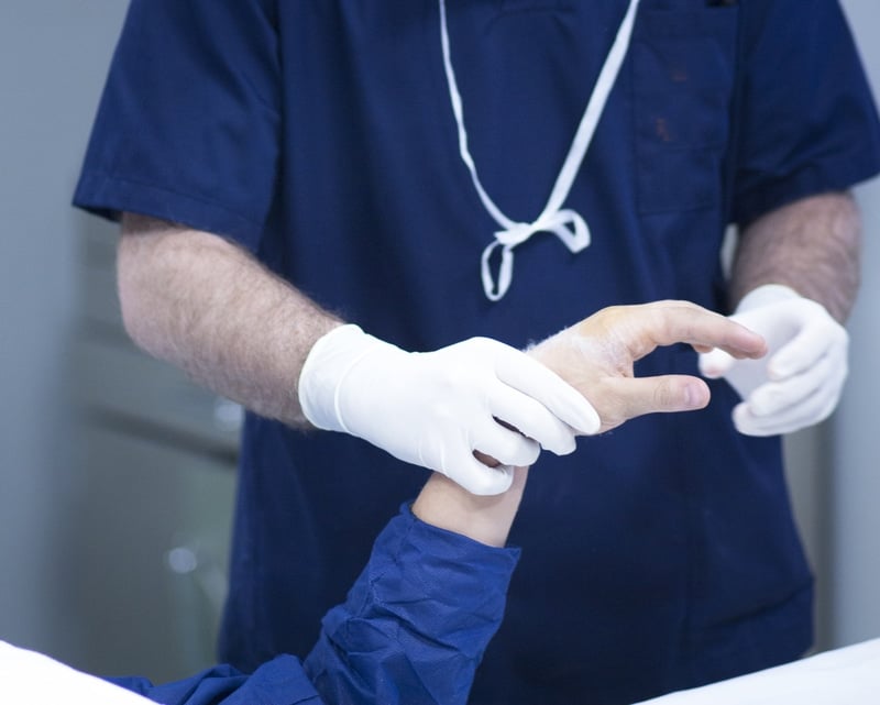 Study Finds Incomplete Price Data Compliance for Hand Surgery