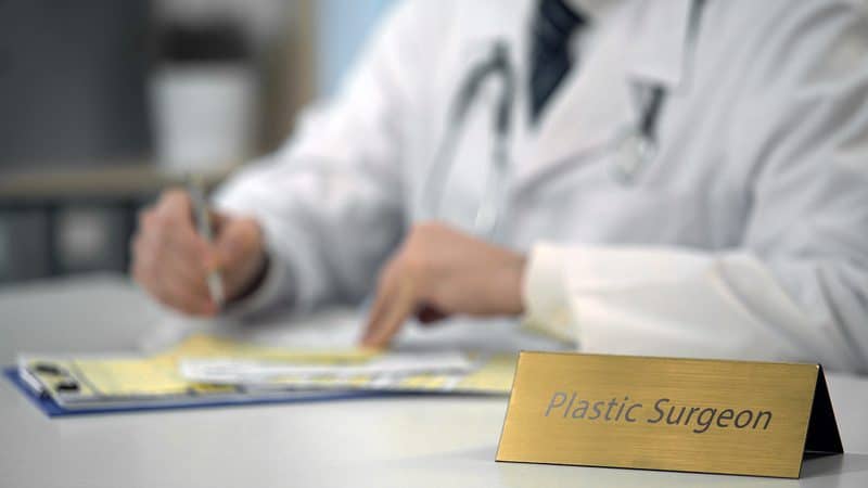5 Traits of a Successful Plastic Surgeon